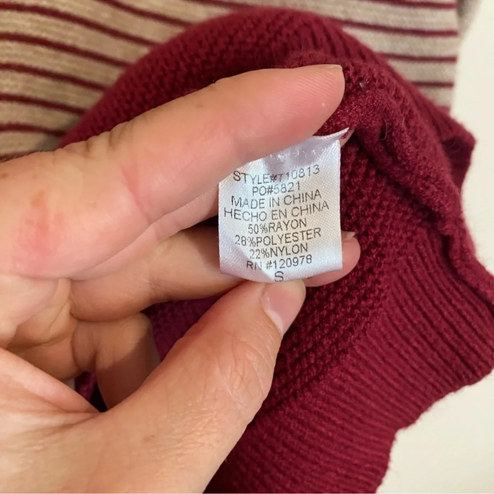 Entro Colorblock Ruffle V-Neck Sweater – Burgundy & Tan Striped Knit Size Small